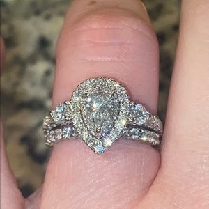 Certified engagement ring & certified wedding band